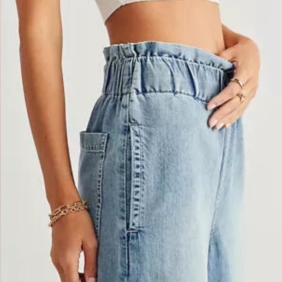 Free People Paradise Denim Pull On Wide Leg Jeans Light Blue size Medium - Picture 12 of 12